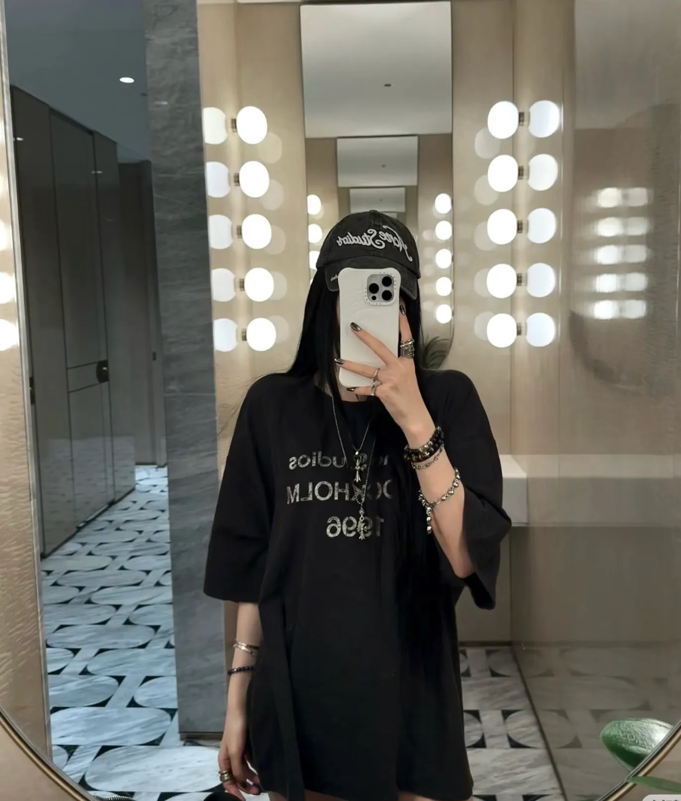 Acne Retro